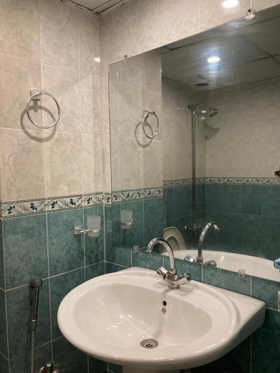 Airport Hotel Karaczi Zewnętrze zdjęcie