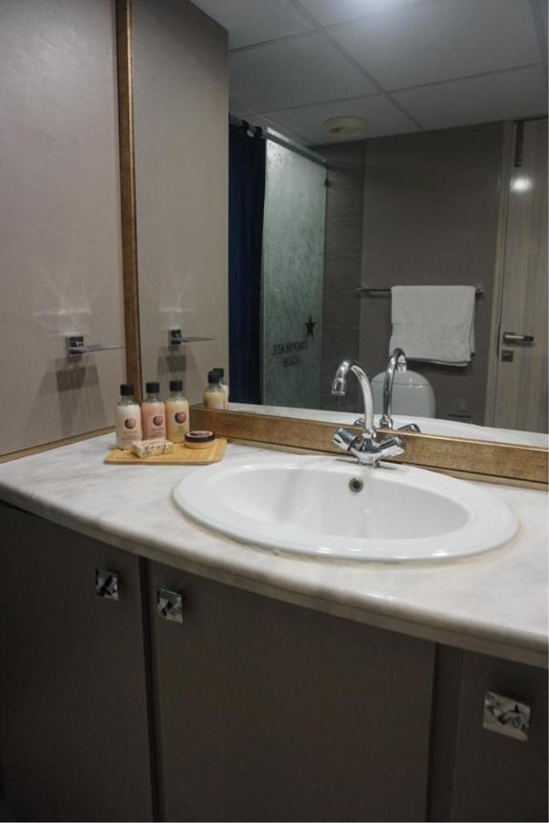 Airport Hotel Karaczi Zewnętrze zdjęcie