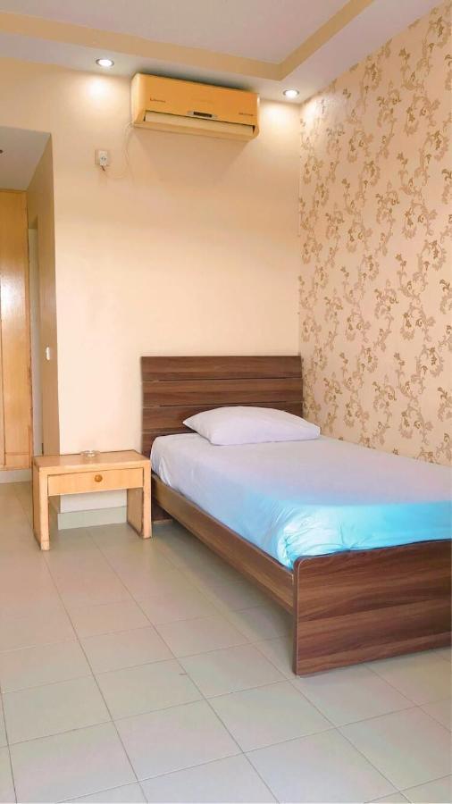 Airport Hotel Karaczi Zewnętrze zdjęcie