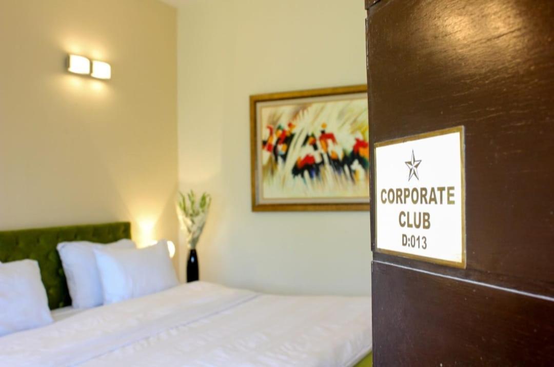 Airport Hotel Karaczi Zewnętrze zdjęcie
